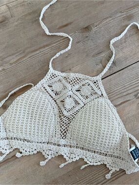 SHEIN Cream Crochet High Neck Bra Top – Size Medium – $10
